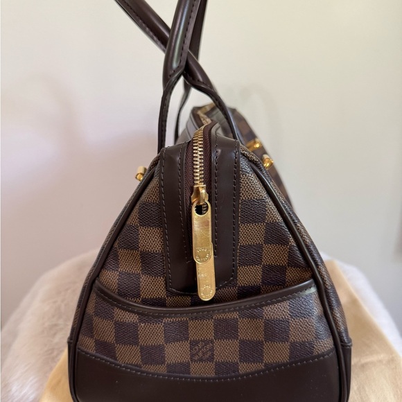 * SOLD SOMEWHERE ELSE* 
 LOUIS VUITTON Classic  BERKELEY DAMIER EBENE HANDBAG - Picture 3 of 9